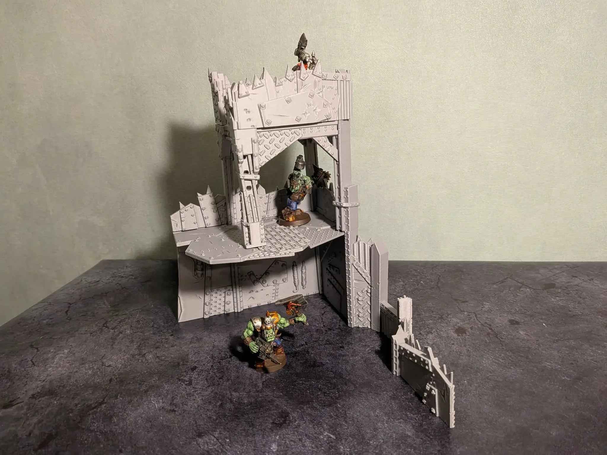 La Tour-Ki-Voit-Tout