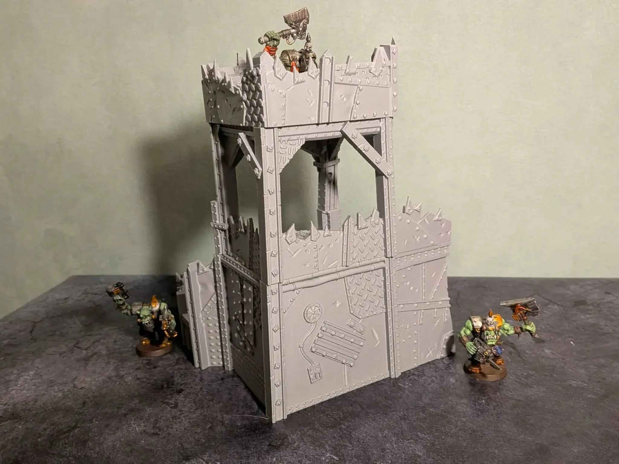 La Tour-Ki-Voit-Tout