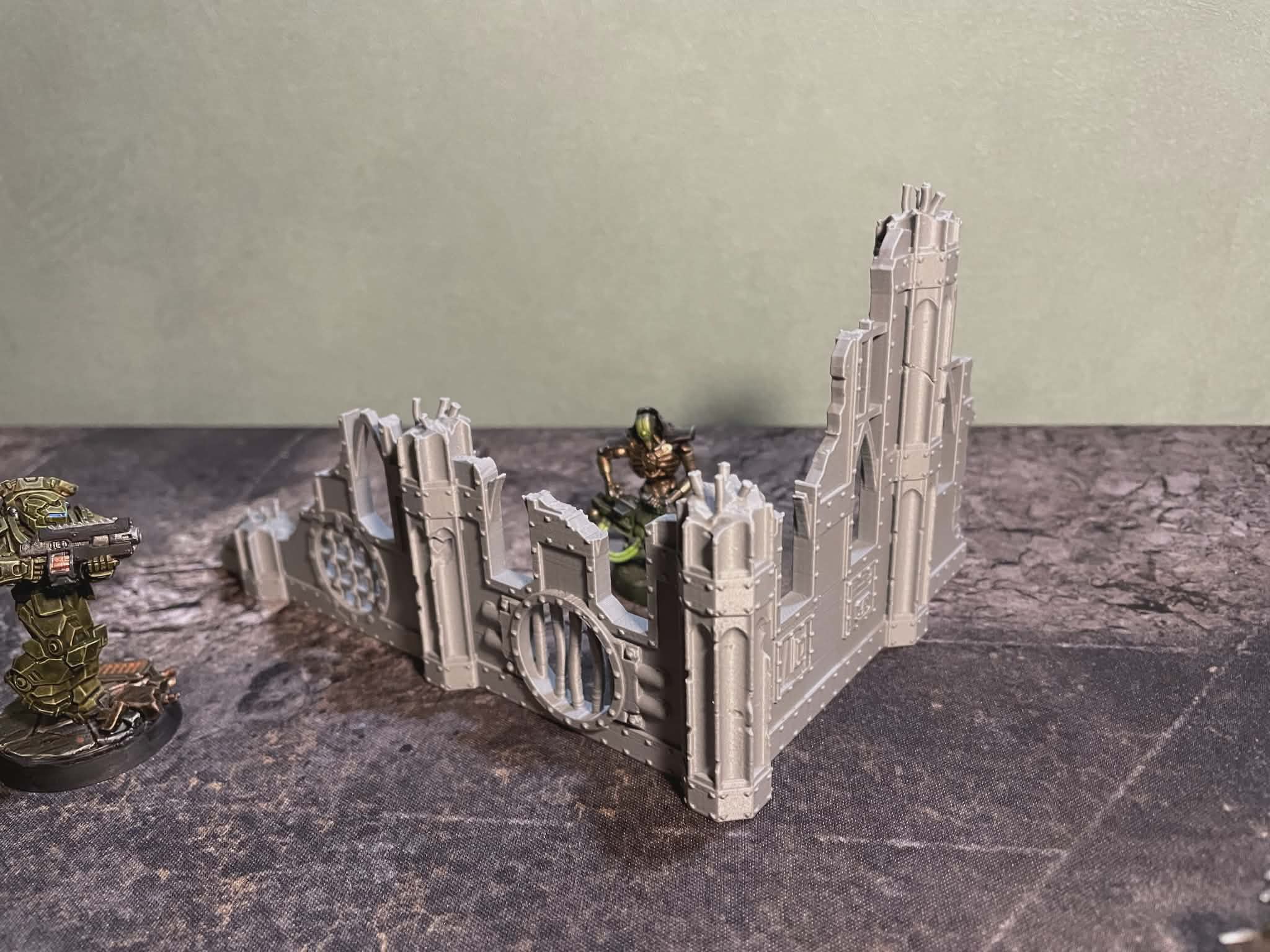 Décor wargame ruine 3D imprimé, figurines de science-fiction sur plateau de jeu